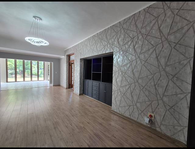 4 BEDROOM HOUSE FOR SALE IN VANDERBIJLPARK SW 5